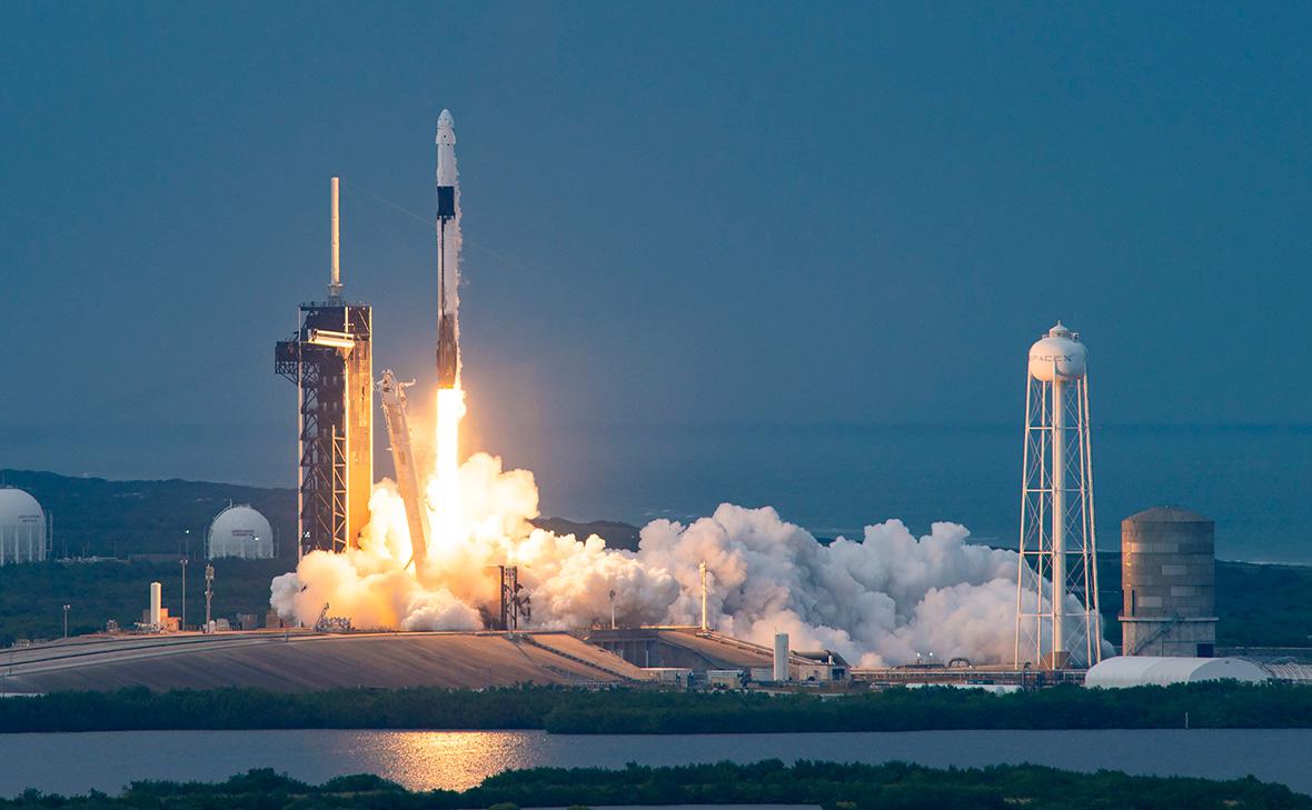 SpaceX запустила к МКС космический корабль с туристами